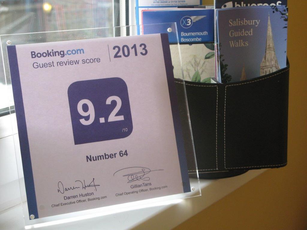 Number 64 Hotel Солсбъри Екстериор снимка